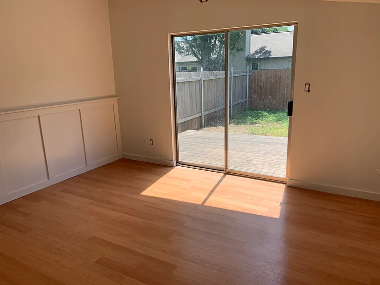 1302 Lauretta Wood Dr #B — Photo 3