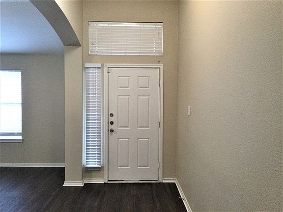 2nd image of 5827 Foxglove Ln