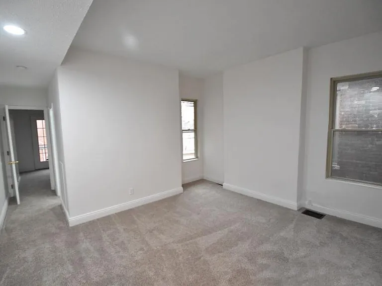 410 W 1st Ave — Photo 21