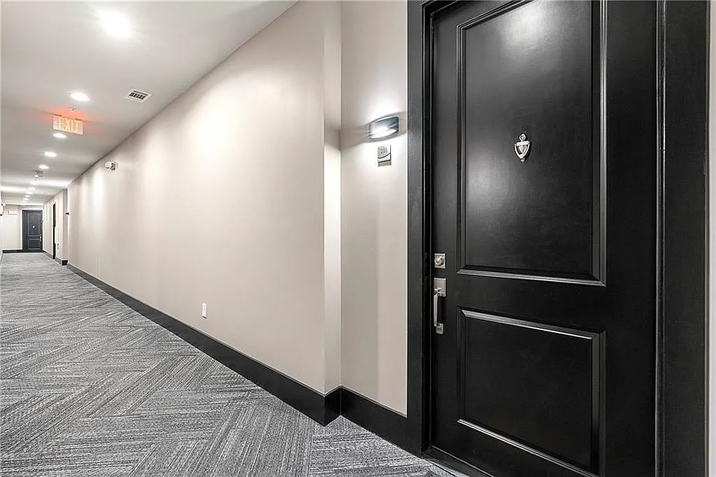 2 bed, 2.0 bath, 1321 sqft, $2,800 — Photo 3