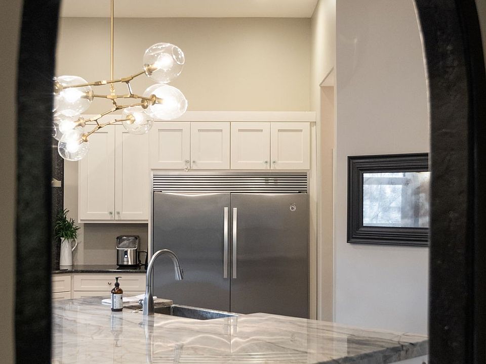 16th image of 442 Lakeview Cir
