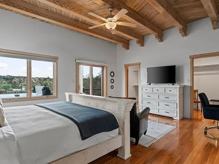 970 Thunderbird Ct — Photo 17