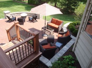 208 64th St, Willowbrook, IL 60527