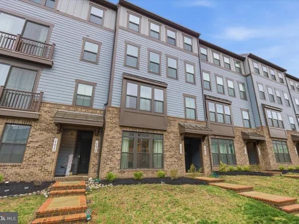 17422 Southern Shores Dr, Dumfries, VA 22026