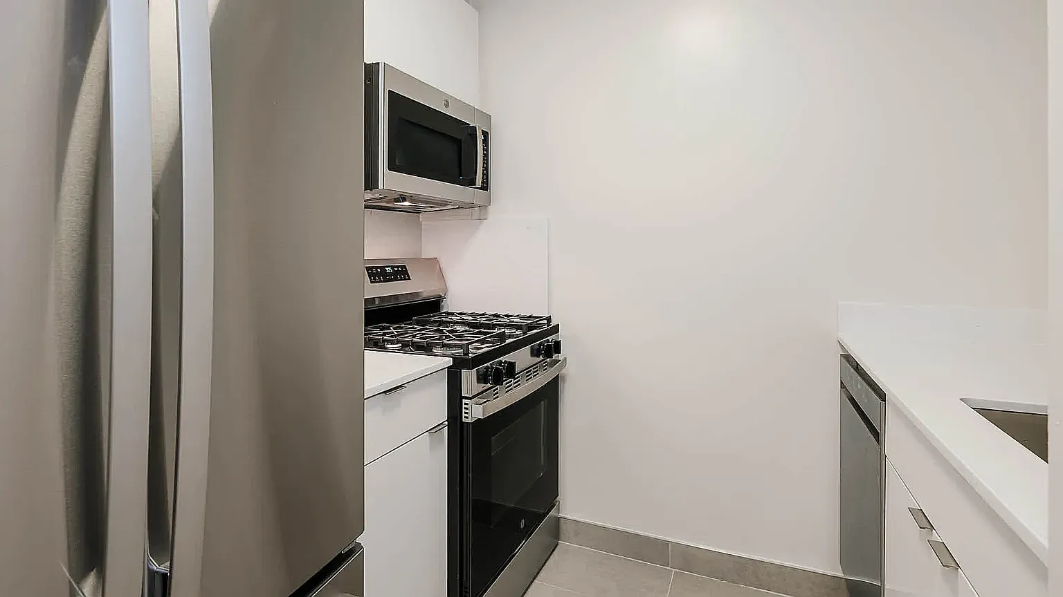180 Riverside Boulevard — Photo 1