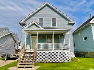 409 S 6th St, Clinton, IA 52732