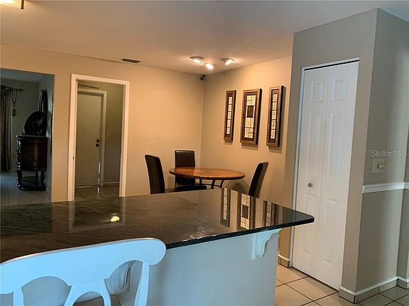 3rd image of 4920 Oakshire Dr