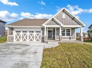 807 N Cottonwood St, Kearney, MO 64060