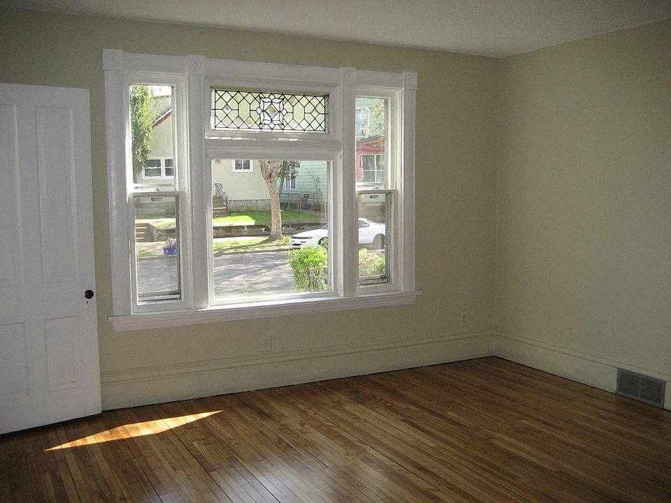 1st image of 721 Van Buren Ave