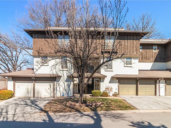 2nd image of 10209 Cedarbrooke Ln