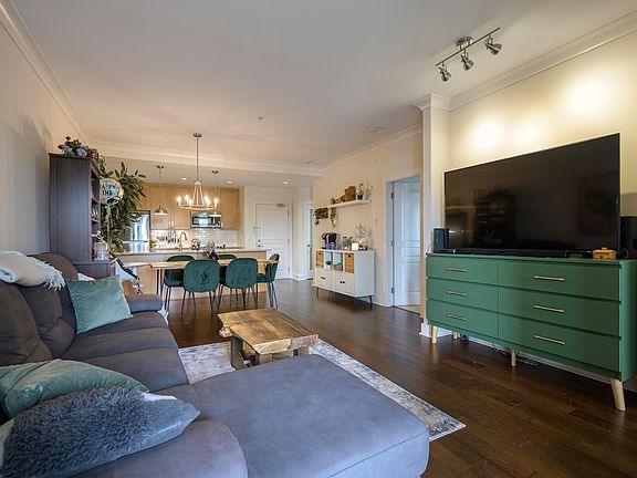 5th image of 5599 14b Ave #308