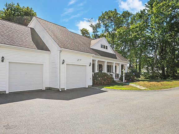 4th image of 2 Rosemary Ln #A