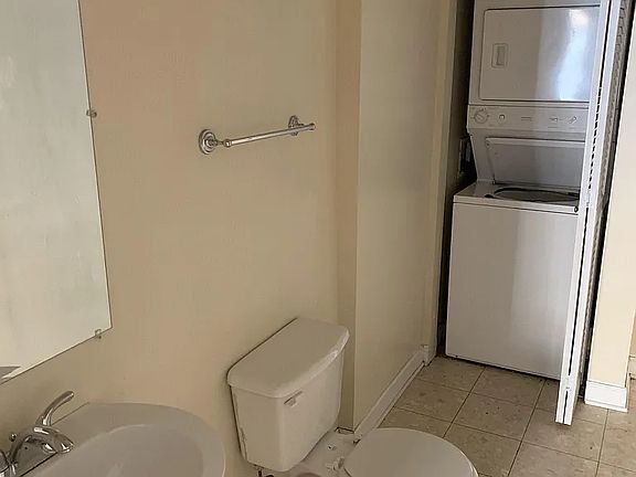 2nd image of 3902 N Pine Grove Ave #2