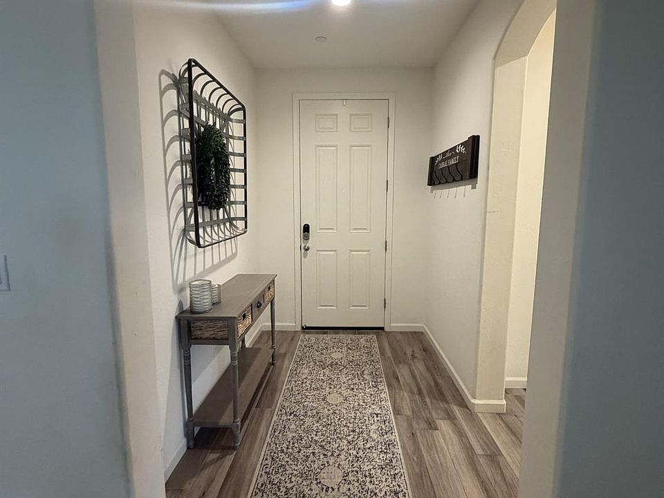 1st image of 2454 Hudson St