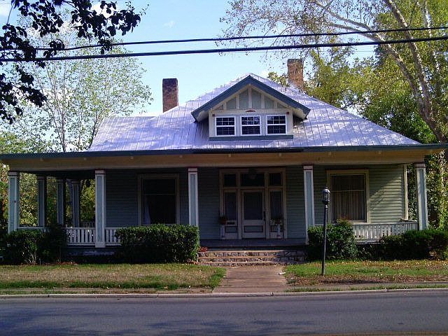 1st image of 1003 W Hopkins St