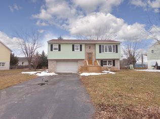 6 Carole Ct, Gettysburg, PA 17325