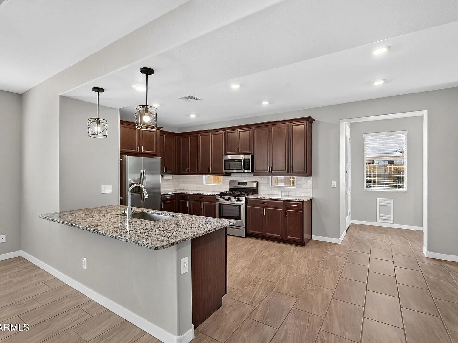 4 bed, 2.0 bath, 1806 sqft, $2,300 — Photo 2