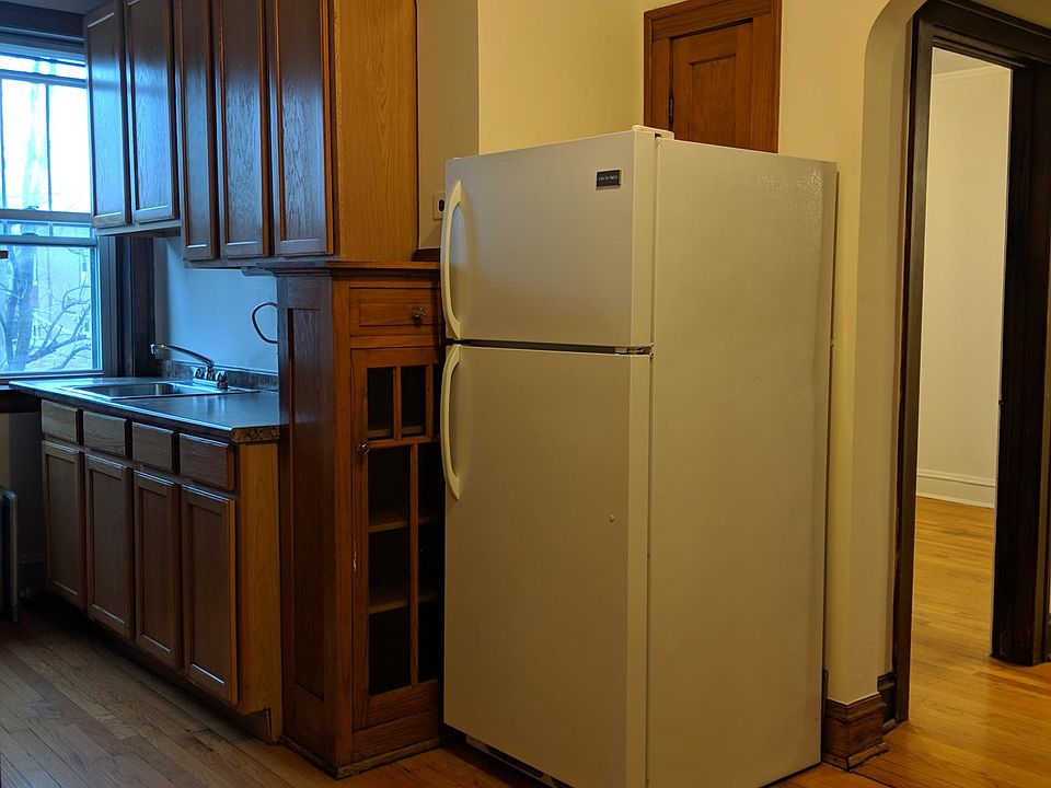 1st image of 2408 N Lawndale Ave #1E