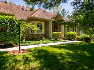 7443 Timber Ridge Rd, Roscoe, IL 61073