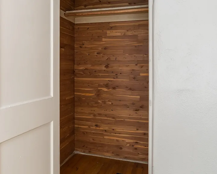 Regina Apartments — Photo 15
