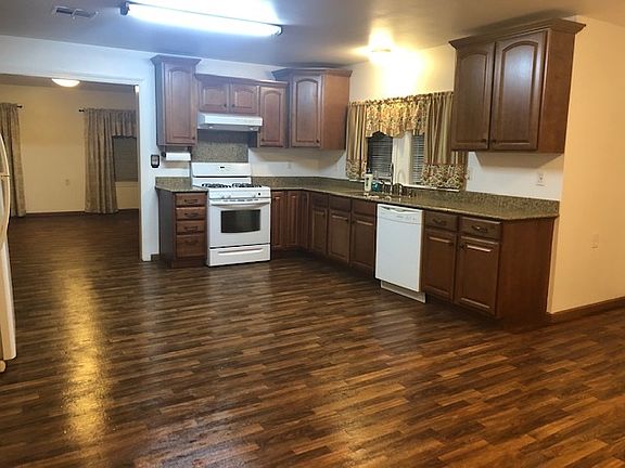 2nd image of 119 Old Oak Dr