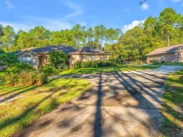 2400 Renfroe Rd, Pace, FL 32571