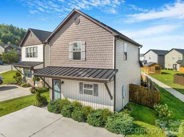 738 Cardwell Ln, Fletcher, NC 28732