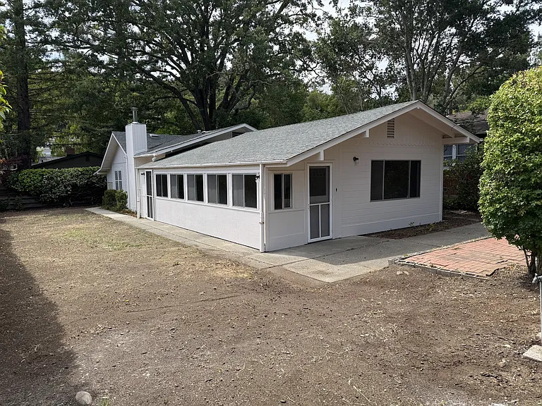 221 The Alameda — Photo 1