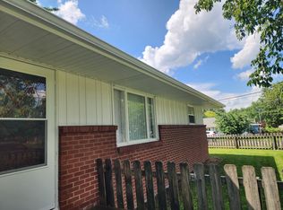114 N Chase St, Monticello, IL 61856