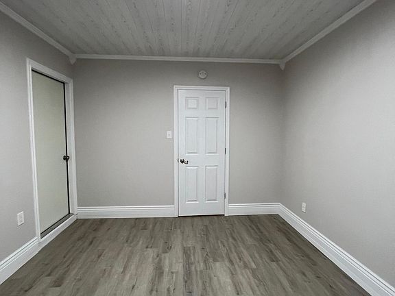 5th image of 7443 Riverbank Dr
