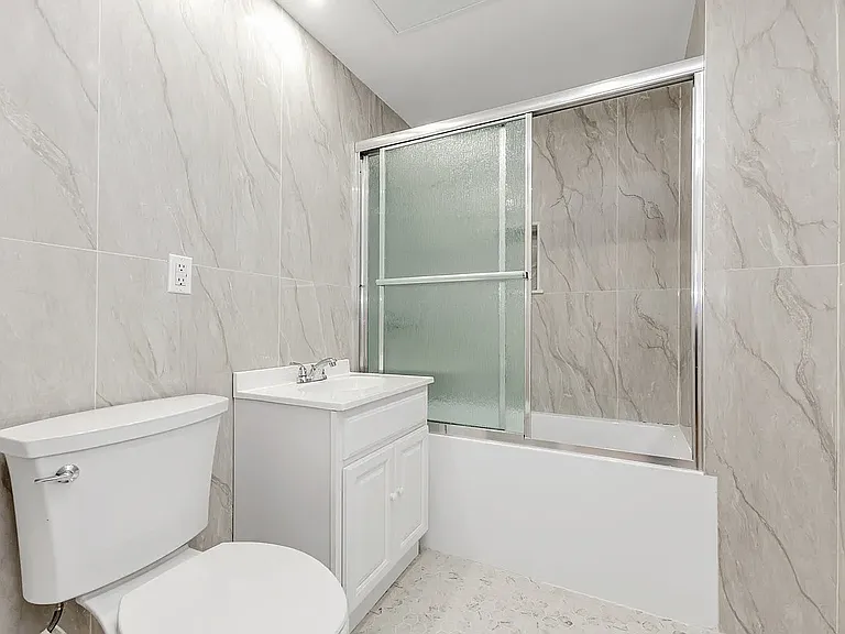 248 W 35th St #1007 — Photo 8