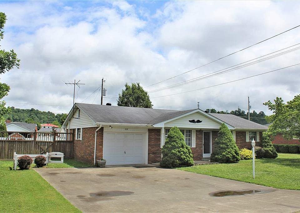 1st image of 604 Brubaker Dr