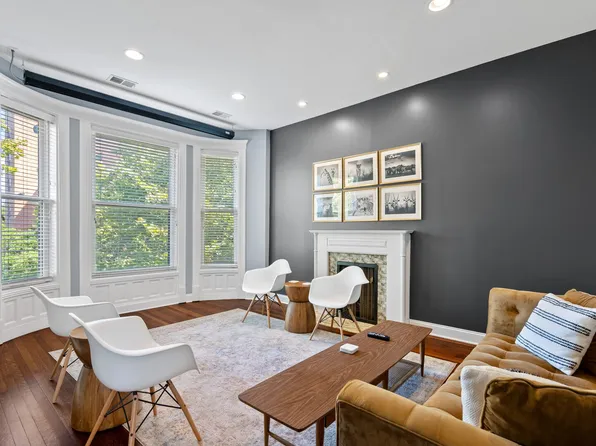 (undisclosed Address), Chicago, IL 60614