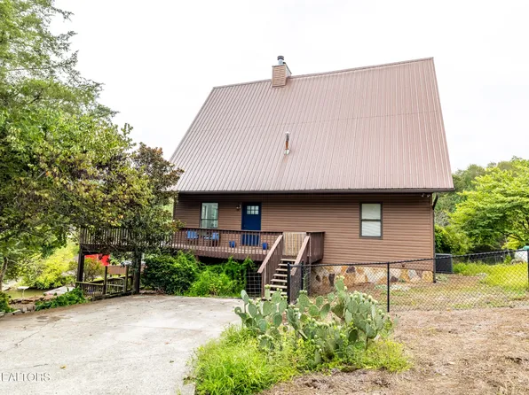 3320 Cove Point Dr, Louisville, TN 37777