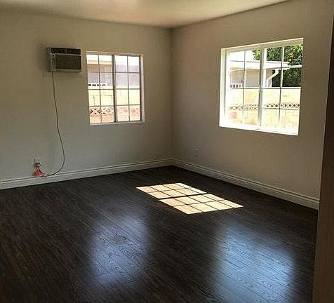 5th image of 14722 Cabell Ave