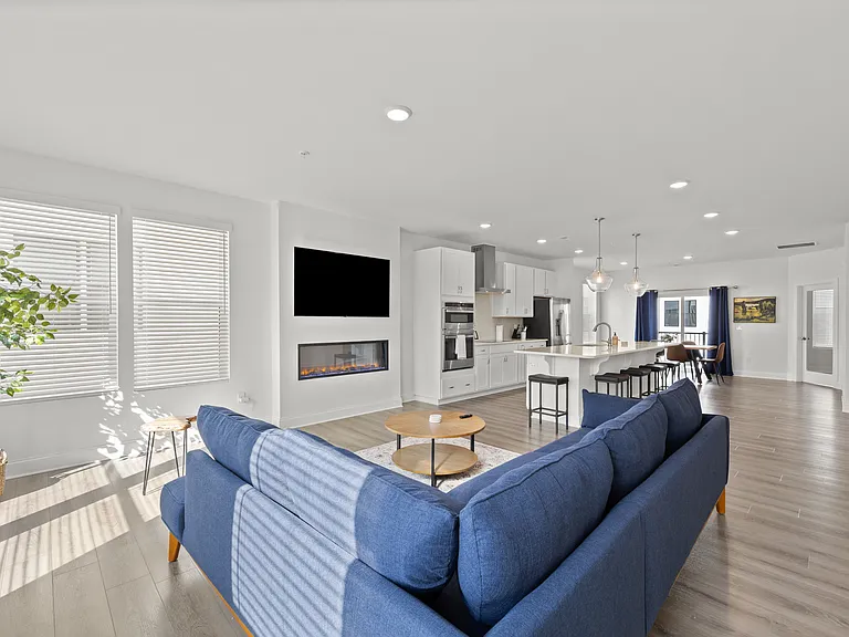 1233 S Blount St #201 — Photo 8