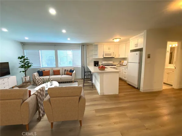 18530 Hatteras St Unit 116, Tarzana, CA 91356