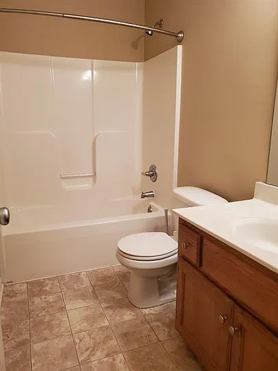 425-C Hawthorne Blvd #3 — Photo 9