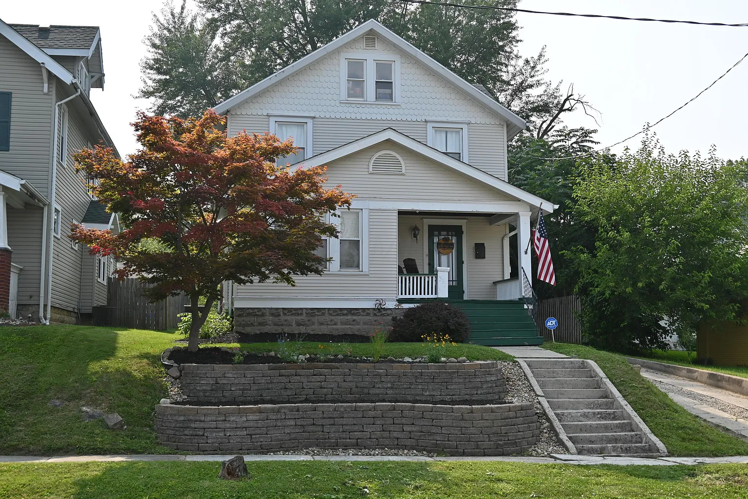 537 Courtland Ave photo 1