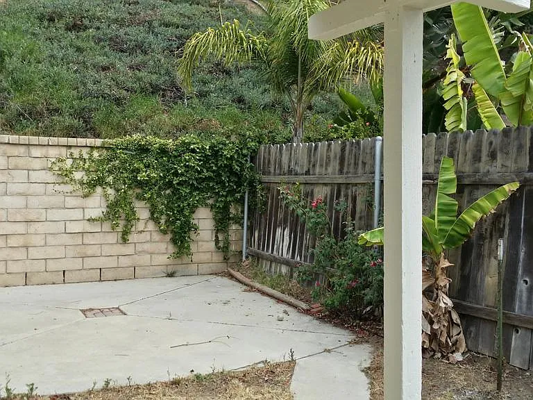 4875 Colony Dr — Photo 6
