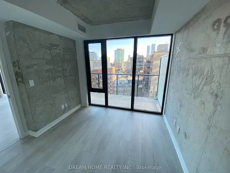 47 Mutual St #807 — Photo 11
