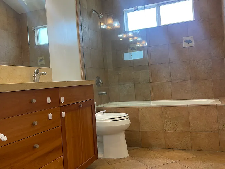 427 Grand Blvd — Photo 10