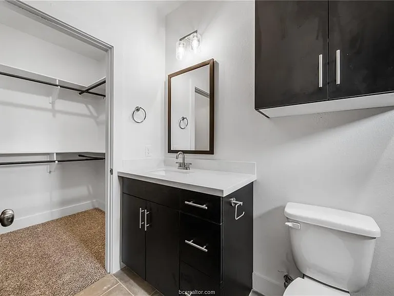 214 Lynn Dr — Photo 17