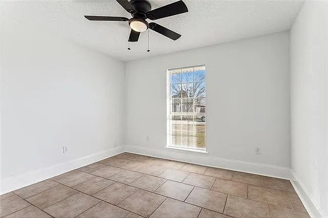 85 Moss Dr — Photo 10
