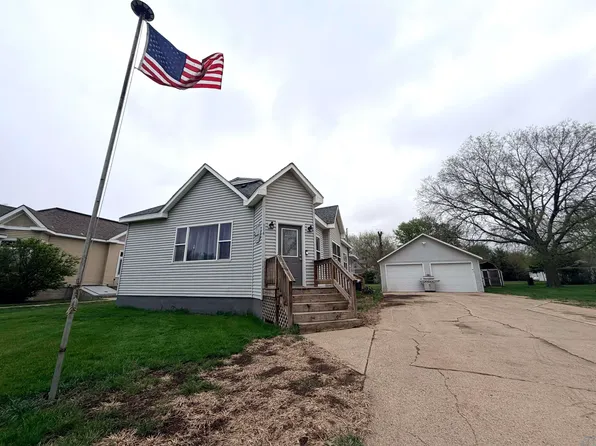 914 Driftwood St, Correctionville, IA 51016