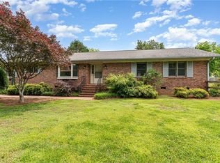 412 Stage Coach Ct, Greensboro, NC 27409