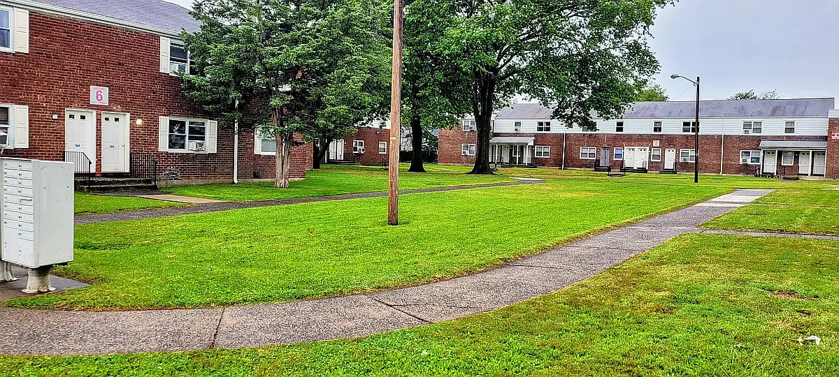 2 bed, 700 sqft, $2,175 — Photo 1