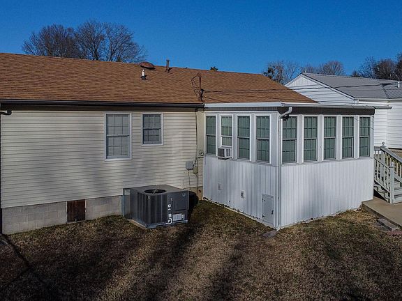 4th image of 215 Seminole Dr