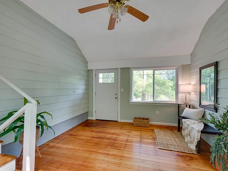 215 Blue Hill Dr — Photo 1