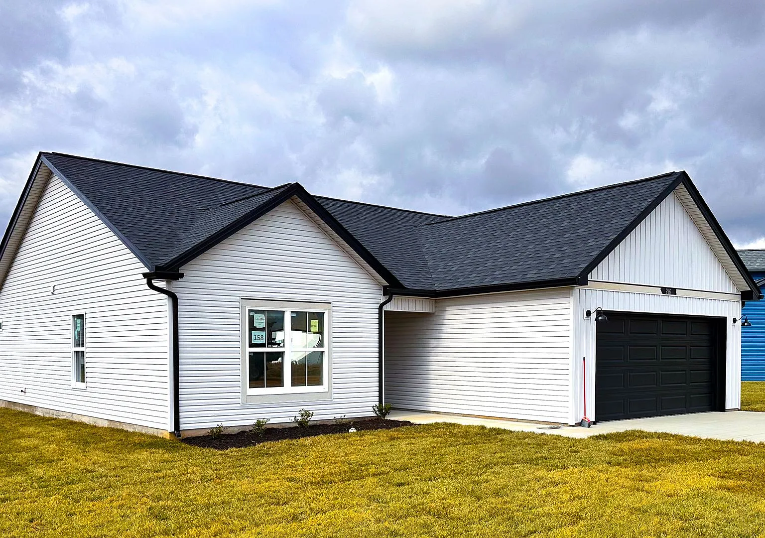 Open-Concept Home with Modern Upgrades Featuring Hardwood Flooring and Open Kitchen — Photo 2